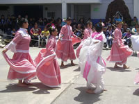 Los alumnos de El Porvenir demuestran sus habilidades en el baile