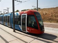 Gobernador insiste en pronta adjudicación de proyecto Metro Ligero