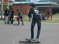Jóvenes skaters de Ciudad Verde patinan por la vida