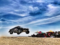 Inicio el Rally Dakar sin novedades: Al-Attiyah líder en autos, Sam Sunderland en motos