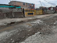 Deterioro total de una vía en el centro de Soacha