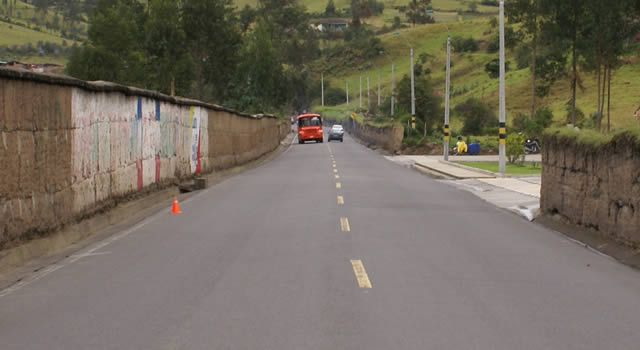 13 billones de pesos se han invertido en mejoramiento de vías en Cundinamarca