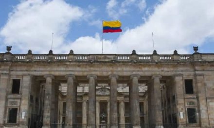 Transparencia por Colombia alerta por concentración de poder en la rama ejecutiva
