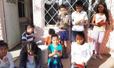 Con villancicos, los más pequeños unen a la comunidad en barrio de Soacha