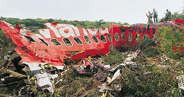 Con siembra de árboles  y oraciones, familias recordaron a víctimas del vuelo 203 de Avianca que cayó en Soacha