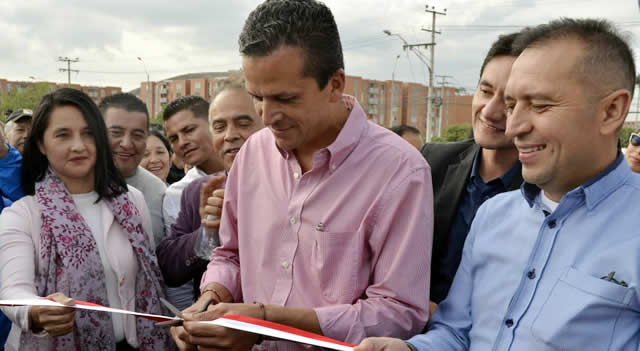 Alcalde Saldarriaga entrega primera adecuación vial en comuna dos de Soacha
