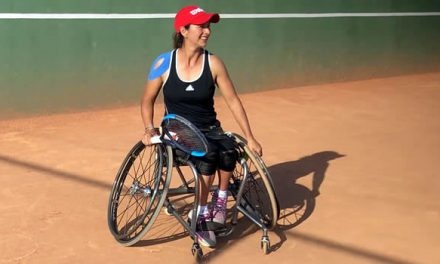 Tenista Johana Martínez compartió con pequeños del Club Revival de Soacha