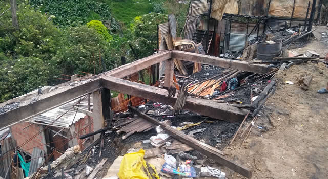 Las familias que lo perdieron todo luego del incendio de tres viviendas en Soacha
