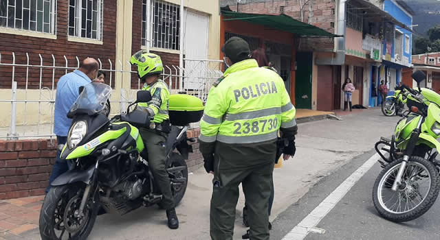 Policía de Soacha refuerza  campaña “Yo me quedo en casa”