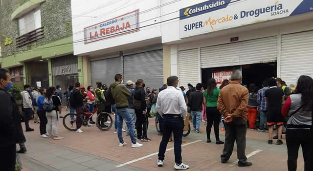 Denuncian desorden e irregularidades en la entrega de mercados de Colsubsidio en Soacha