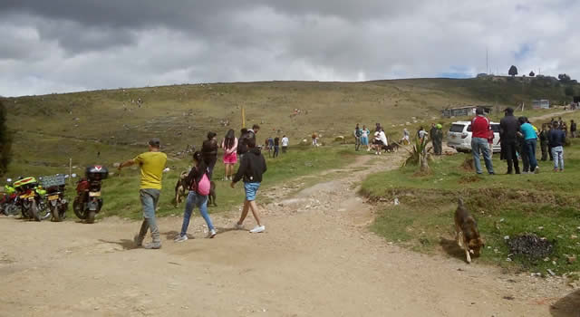 Cientos de personas invadieron lomas de Ciudadela Sucre en Soacha