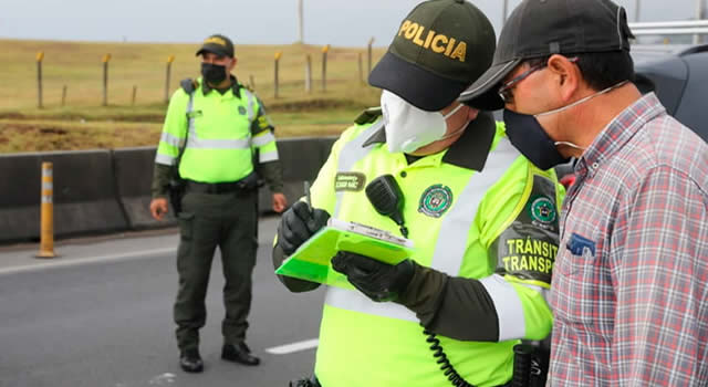 Comienzan operativos para evitar que personas se movilicen por carreteras de Cundinamarca