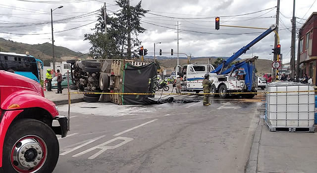 Accidente de tránsito en autopista Sur originó enorme trancón en Soacha
