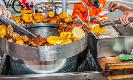 Prohíben venta de comida callejera y regulan ventas informales en Bogotá