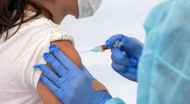 Comenzó vacunación con agendamiento para mayores de 25 años en Soacha y 5 municipios de Cundinamarca