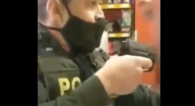 [VIDEO] En Bosa policía dispara a un hombre en medio de una discusión