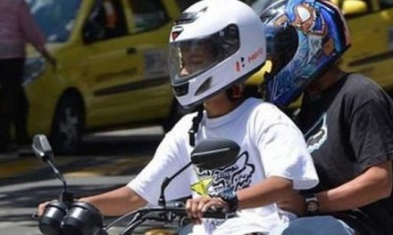 Motociclistas rechazan restricción de parrillero hombre en Soacha