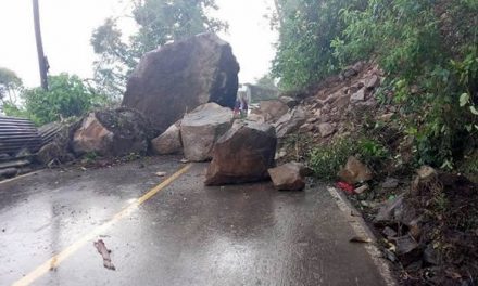 Caída de rocas obliga a cerrar vía Viotá-La Victoria, en Cundinamarca