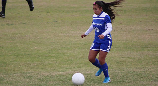 Gineth Arias Martínez, la joven soachuna que juega fútbol en Estados Unidos