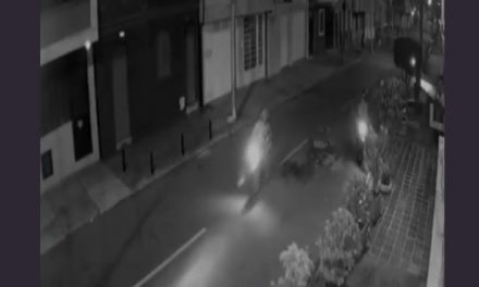 Ladrones motorizados siembran terror en barrio de Bogotá