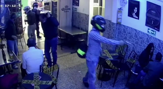 Delincuentes roban a clientes en Bogotá y luego piden perdón