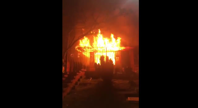 [VIDEO]  Incendian peajes de San Miguel en Sibaté y El Roble en Gachancipá