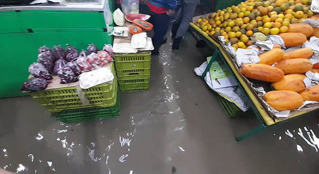 [VIDEOS] Apartamentos y negocios inundados en Soacha luego de las lluvias del lunes festivo