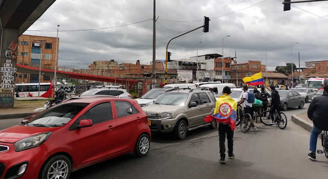 Movilización en Soacha detiene tráfico sobre la autopista Sur