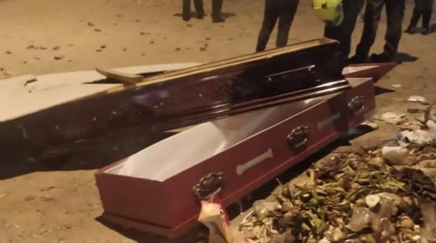 Hasta una funeraria saquearon los vándalos durante manifestaciones en Bogotá