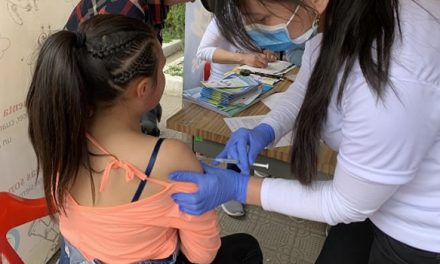 Vacunas contra el Covid-19 seguras para el regreso a clases en el 2022