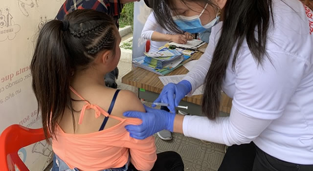 Vacunas contra el Covid-19 seguras para el regreso a clases en el 2022