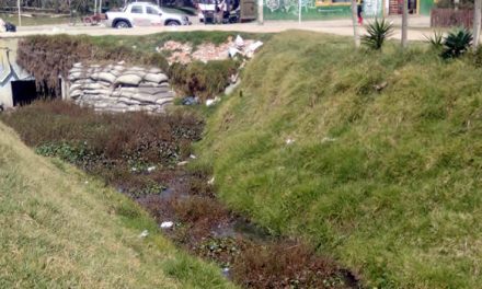 Nadie quiere limpiar el canal Canoas de Soacha