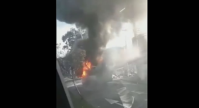 [VIDEO] Se incendia bus del SITP provisional en Bogotá
