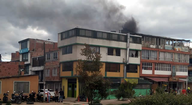 Impotencia y tristeza sintieron los bomberos de Soacha al no poder atender incendio de una vivienda