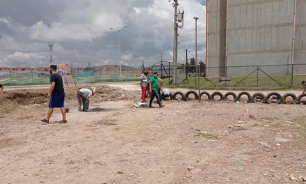 Ejemplo de trabajo comunitario en barrio Tabacal de Soacha, los niños tendrán parque