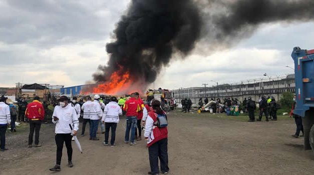 Desalojo en Bogotá terminó en gigantesco incendio