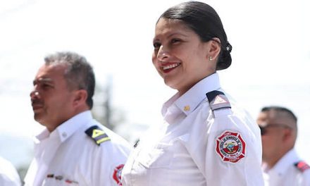 Se posesionó primera mujer bombera de Soacha