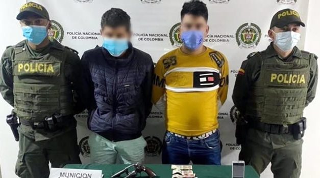 Por hurto y porte ilegal de armas de fuego capturan dos venezolanos en Soacha