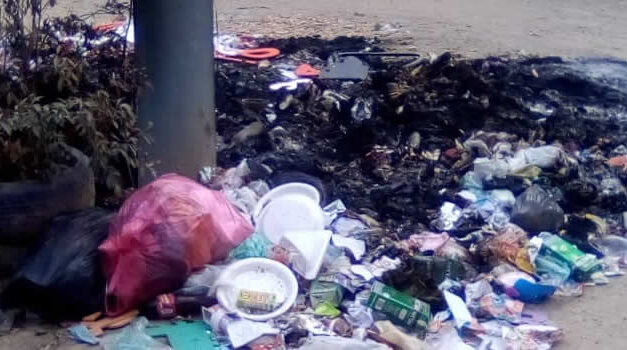 [VIDEO] Queman basura debajo de un transformador en barrio de Soacha