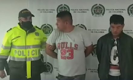 Capturan en Bogotá a dos venezolanos con pistola de las Fuerzas Armadas de ese país