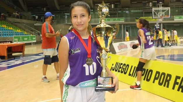 Emely, la soachuna campeona en el Baby Baloncesto 2022 de Medellín
