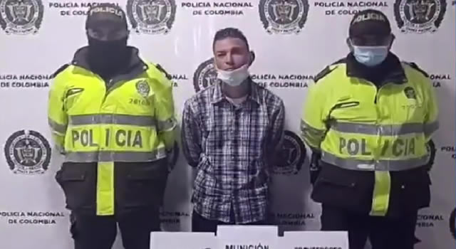 Estuvo 8 años preso y volvió a atracar en Bogotá, policía lo capturó con un arma traumática