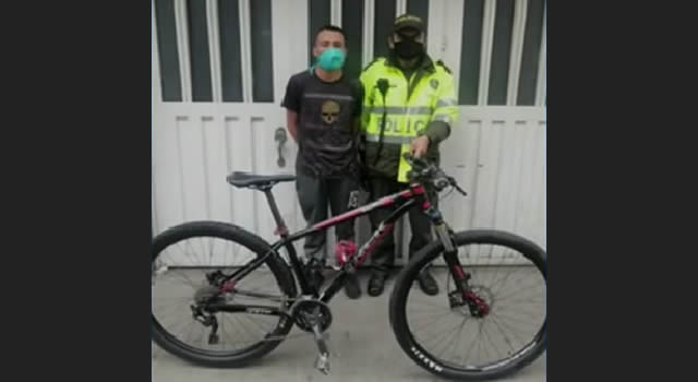 Ladrón fue capturado en Bogotá cuando huía en la bicicleta que se acabada de robar