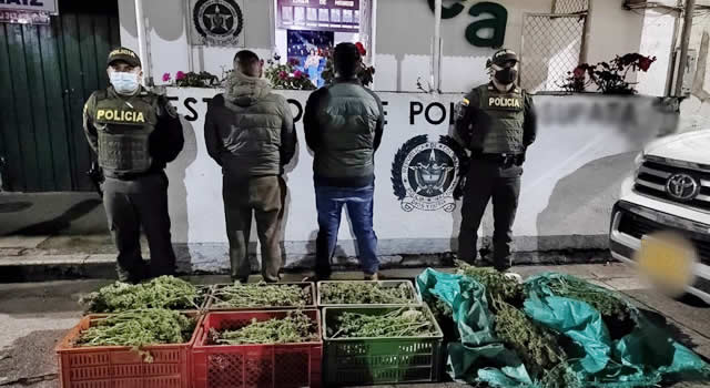 En una camioneta transportaban 20 kilos de marihuana en Cundinamarca