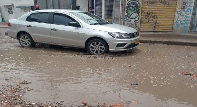 El deterioro de la calle 22 de Soacha y la alcaldía nada que la arregla