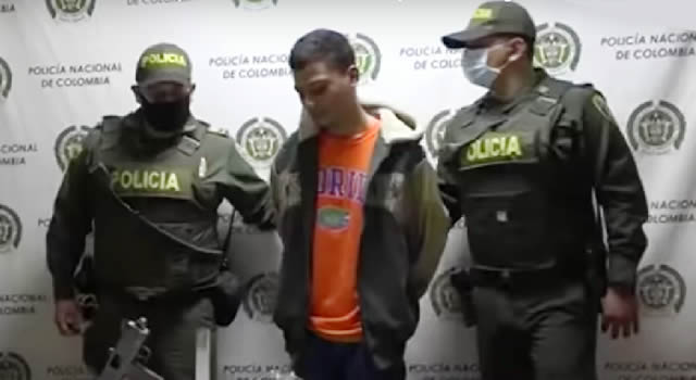 En requisa de rutina encuentran dos armas tipo revólver y una subametralladora en Bogotá
