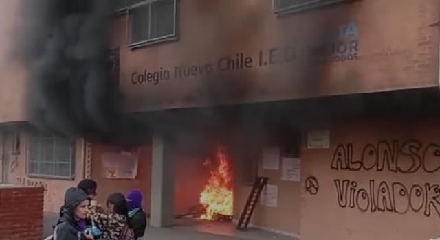 Grupo feminista le prendió fuego a un colegio distrital en Bogotá
