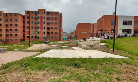 Denuncian a constructora en Soacha que ofreció dos parques y  entregó una plancha de concreto