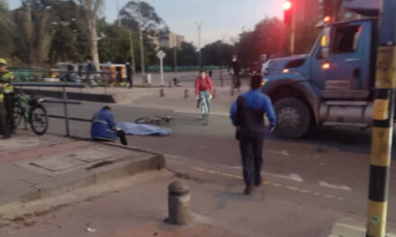 Muere ciclista arrollado por una volqueta en Bogotá