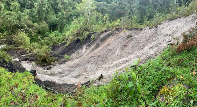 Avalancha de tierra en La Calera, Cundinamarca, deja una persona desaparecida